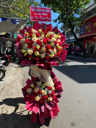 Kệ hoa chúc mừng