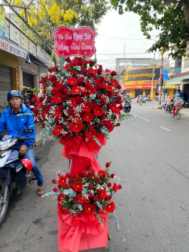 Kệ hoa chúc mừng